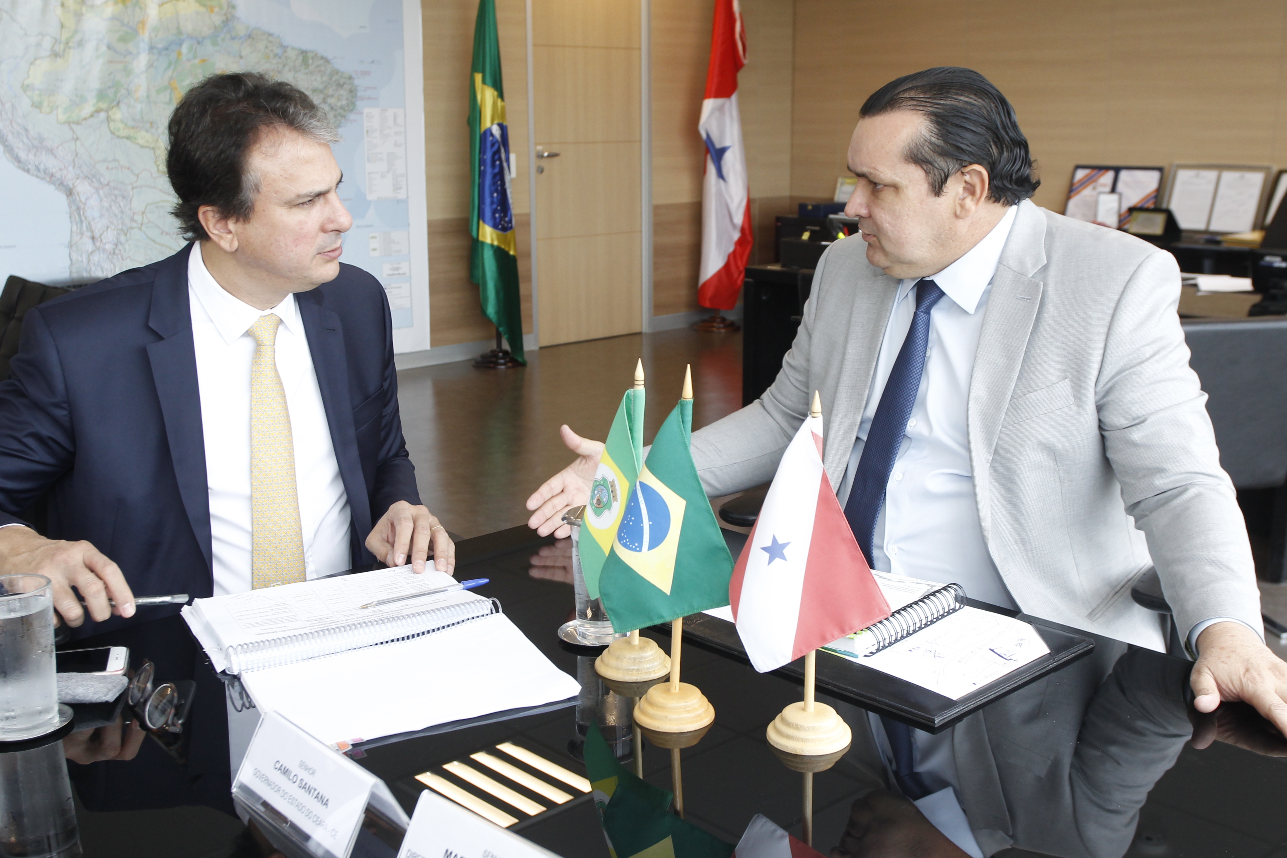 Em reunião com o governador, ministro libera R$ 43 milhões para o CAC e marca inauguração da transposição