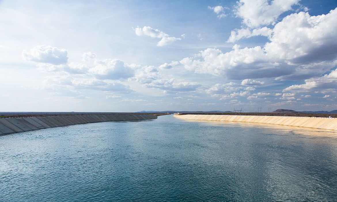 Águas do São Francisco chegam ao Ceará