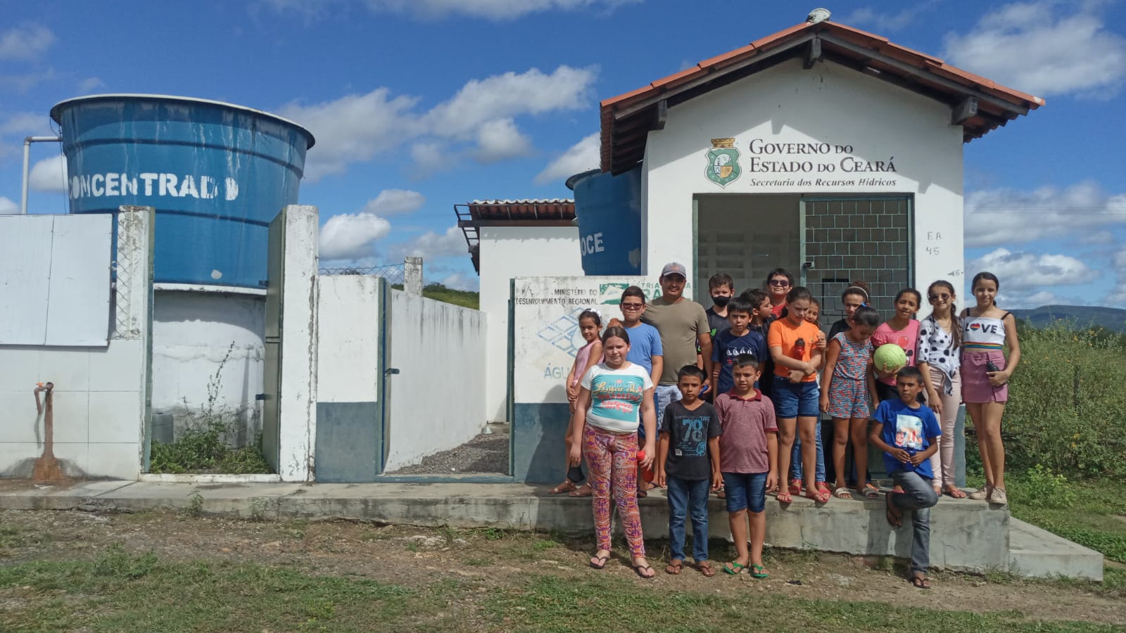 Em Saboeiro, estudantes conhecem sistema de dessalinização da SRH