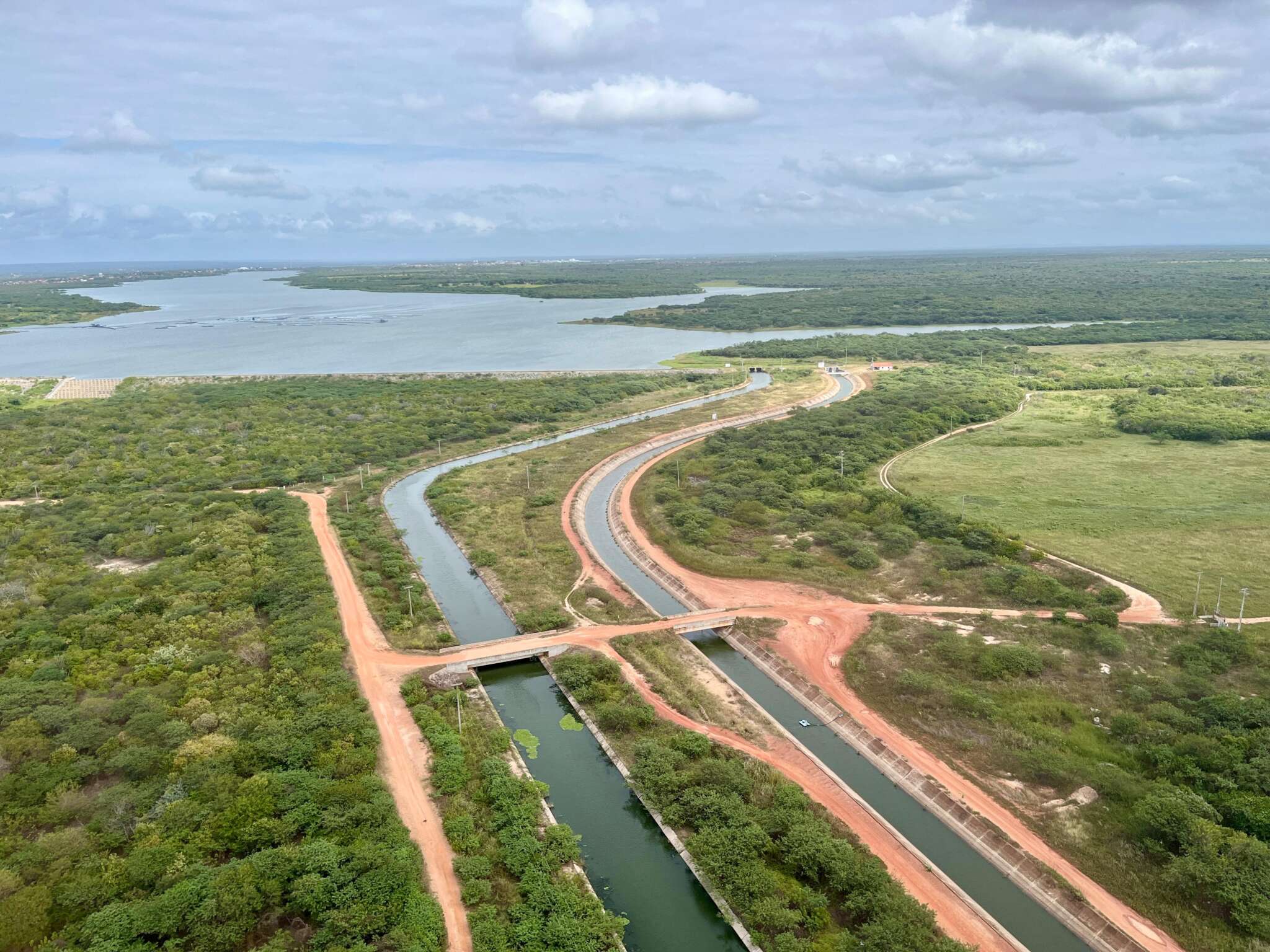 Governo do Ceará e BNDES assinam acordo de R$ 622 milhões para duplicação do Eixão das Águas