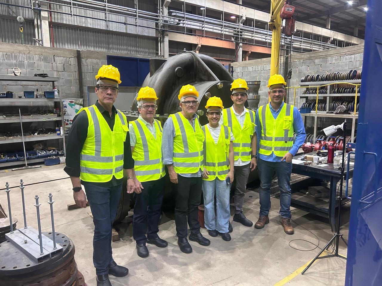 SRH e Cogerh realizam visita técnica para acompanhar testes das bombas do Eixão das Águas